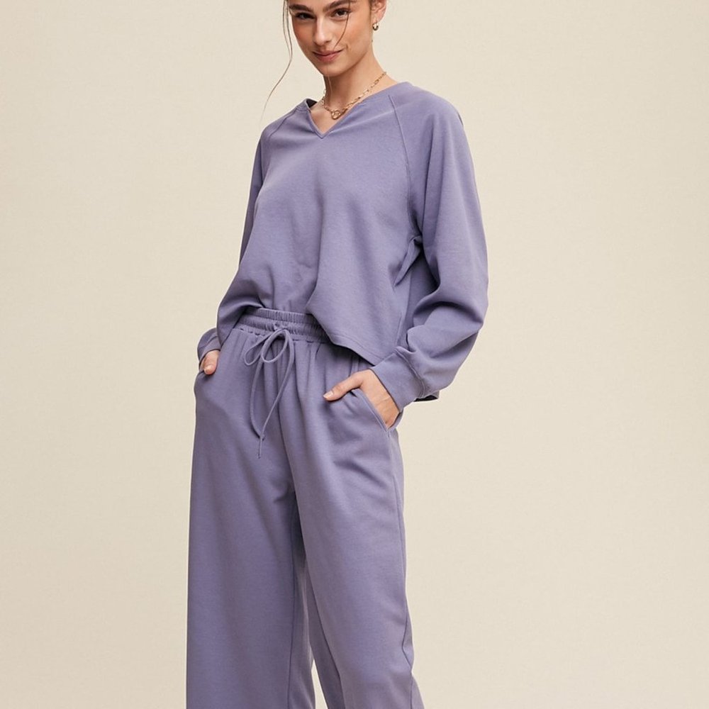 2 Piece V-neck Sweatshirt and Pants Set - Loungewear